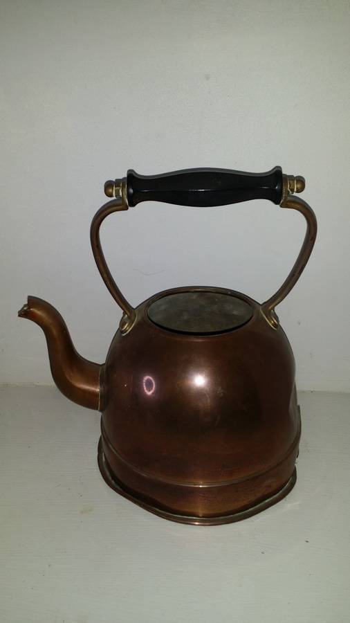 Old Copper Kettle 14 x 17 cm- not working no lid