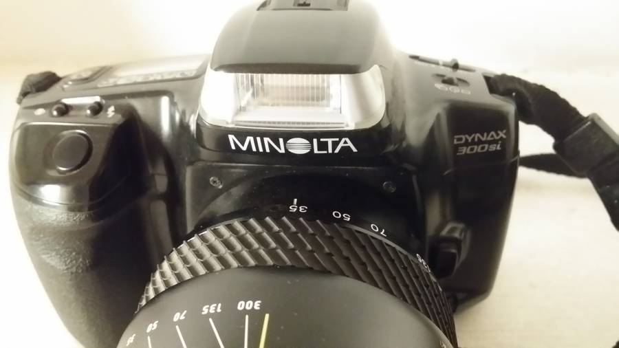 Minolta Dynax 300si Film Camera