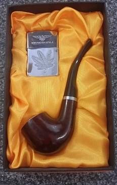 PIPE AND LIGHTER SET IN BOX