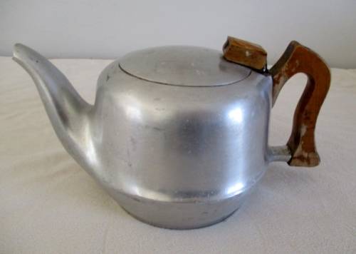 RARE !!!!. Vintage 1950's Picquol Ware Kettle...one of those that brewed all day on the coal stove