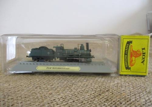 So Sweet !!!!  Die Cast Miniature Model PLM 'Bourbonnais' Steam Locomotive 2003 Del Prado Japan Co