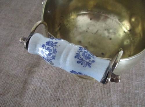 Lite Up Your Fireplace........  Cute And Beautiful Vintage Brass Coal Scuttle