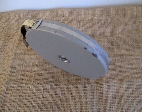 Vintage 30m Eslom Non-Metallic Tape Measure In Fiber Glass Casing    Made In Japan