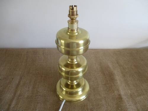 Stunning Looking Vintage Brass Table Lamp