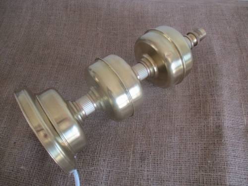 Stunning Looking Vintage Brass Table Lamp