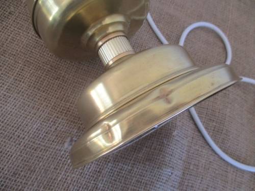 Stunning Looking Vintage Brass Table Lamp