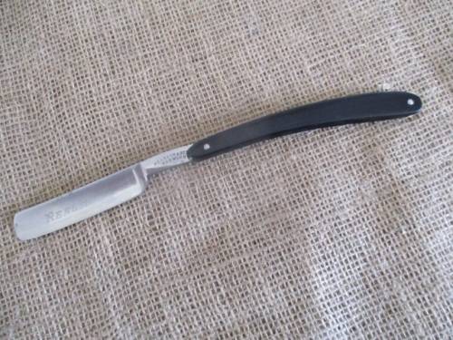An Antique/Vintage Pearson & Sons Cut Throat Razor   Norwich + Haan Solingen Cremer Carton Holder