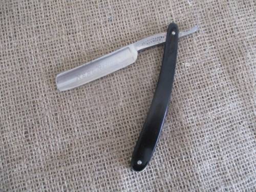An Antique/Vintage Pearson & Sons Cut Throat Razor   Norwich + Haan Solingen Cremer Carton Holder