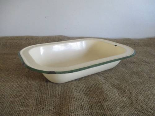 Beautiful Vintage Enamel Pie Dish