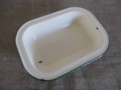 Beautiful Vintage Enamel Pie Dish