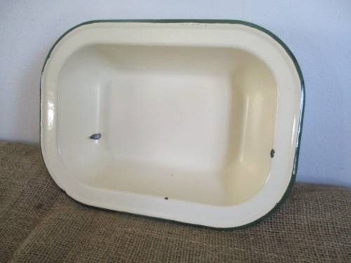 Beautiful Vintage Enamel Pie Dish