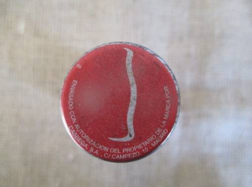 Rare Collector's Item....Two Sealed 200ml LoveBeing Coca Cola M5 Aluminum Soft Drink Bottles  Madrid