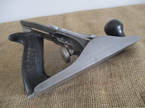 Beautiful Millers Falls Smoothing Plane  By Millers Falls Tools    Made In USA   1931 - 1974