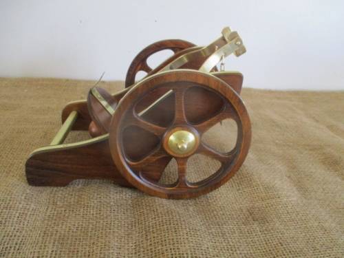 Smart Vintage Courvoisier Cognac The Brandy Of Napoleon Wood Cannon Bottle Holder   France