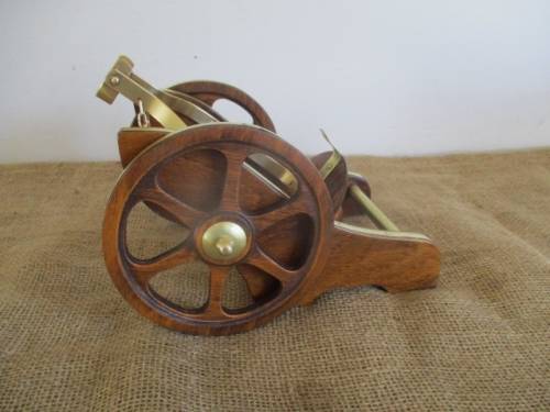 Smart Vintage Courvoisier Cognac The Brandy Of Napoleon Wood Cannon Bottle Holder   France