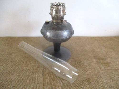 Beautiful Vintage Aladdin Model 23 Heelless Oil Lamp With Chimney   US Patent 3551086    2000 - 2015