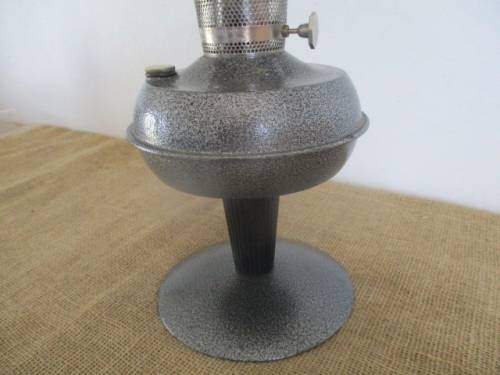 Beautiful Vintage Aladdin Model 23 Heelless Oil Lamp With Chimney   US Patent 3551086    2000 - 2015