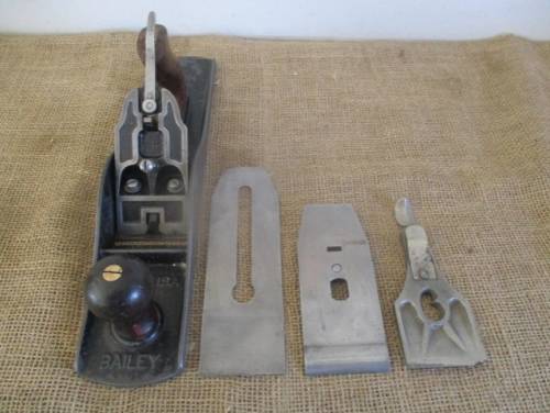 Magnificent Vintage Stanley Bailey No 5 1/2 Wooden Hand Plane     Made In USA