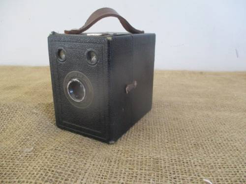 Antique Kodak Six-20 Popular Brownie Box Camera        1937 - 1938