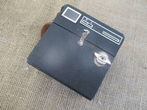 Antique Kodak Six-20 Popular Brownie Box Camera        1937 - 1938