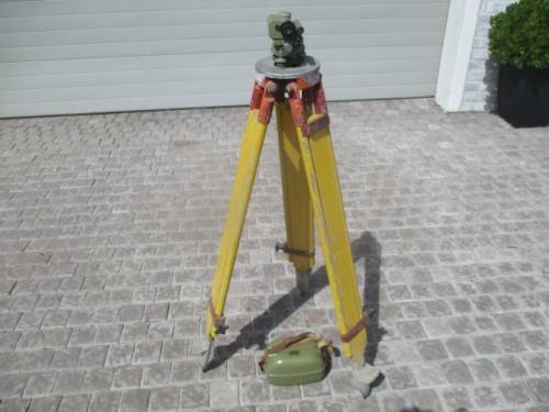 Complete Vintage Wild Heerbrugg NK10 - 105945 Switzerland Dumpy Level On Original Wooden Tripod