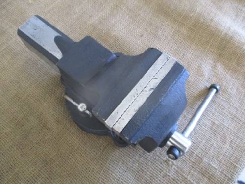 Beautiful Heavy Duty Workshop Bench Vise With Swivel Base