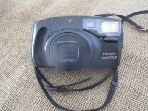 Vintage Pentax Zoom 105-R Camera               1990