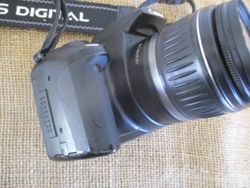 Bid Only For QuiYze - Vintage Canon EOS 350D Digital Camera With Attached Canon Zoom