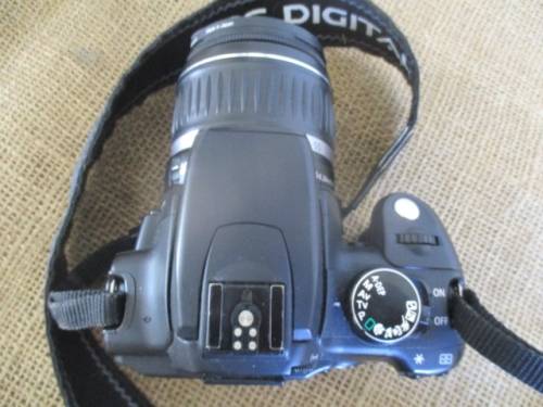 Bid Only For QuiYze - Vintage Canon EOS 350D Digital Camera With Attached Canon Zoom