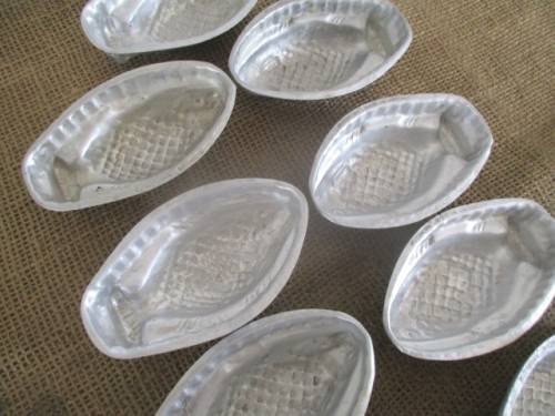 A Nice Lot Of 11 Vintage Nutbrown Aluminum Mini Fish Moulds      Made In England