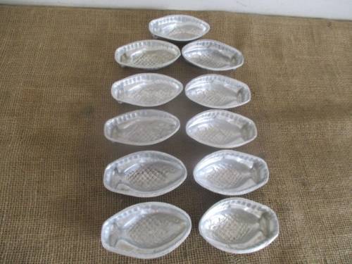A Nice Lot Of 11 Vintage Nutbrown Aluminum Mini Fish Moulds      Made In England