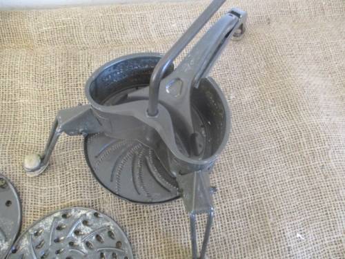 Seldom Available......Rare Vintage Metal Mouli Julienne Shredder With Complete Set Discs  France