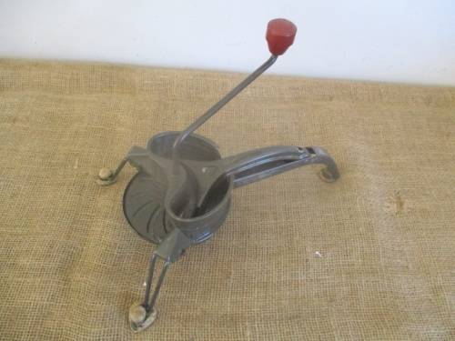Seldom Available......Rare Vintage Metal Mouli Julienne Shredder With Complete Set Discs  France