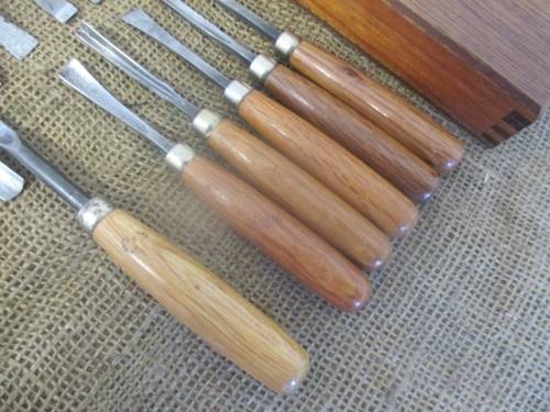Relisted - Incredible Collection Of 13 Excellent Quality Wood Carving Knifes In Wooden Box