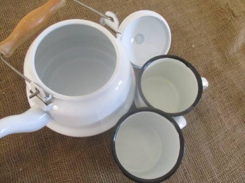 Lovely Old Fashioned Enamel Coffee Kettle With Two Enamel Mugs
