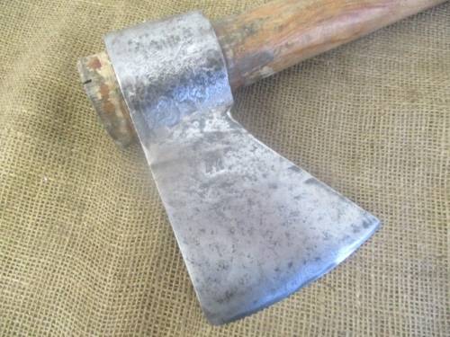 Magnificent Solid Steel Vintage Wood Spliting Axe               Made In England