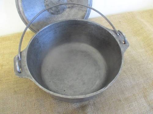 Simply The Best For Potbrood...... Real Good Size Cast Iron Flat Bottom Pot