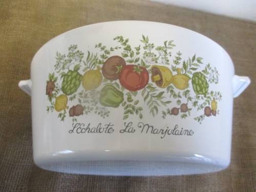 Beautiful Vintage L'Echalote La Marjolaine Corning Ware Spice O' Life 2 1/2 Quart Lidded Dish