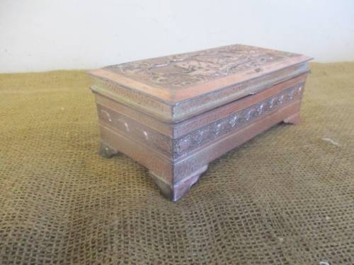 Very Characterful.........Genuine Old Vintage Tin Jewelry Box With Elephant Motive