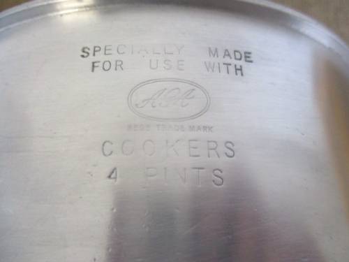 Very Rare Genuine Vintage Pure Aluminum Pyramid 54 4 Pint Lidded Pot   Made In England