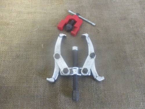 Useful Two Arm G - 4 Gear Puller And 65mm Gear Puller     Taiwan