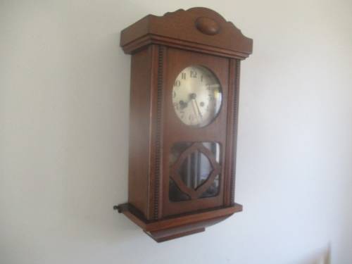 Real Beautiful Vintage Wall Clock With Key     Early 1900's