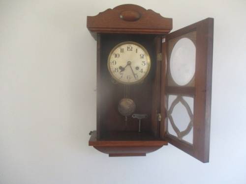 Real Beautiful Vintage Wall Clock With Key     Early 1900's