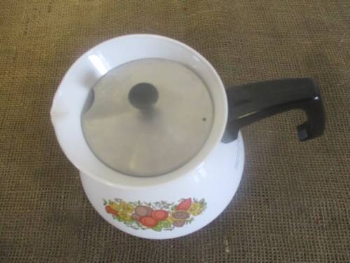 Nice Vintage Corning Ware P- 104 6 Cup Tea Pot        Corning, NY. USA