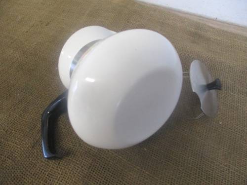 Nice Vintage Corning Ware P- 104 6 Cup Tea Pot        Corning, NY. USA