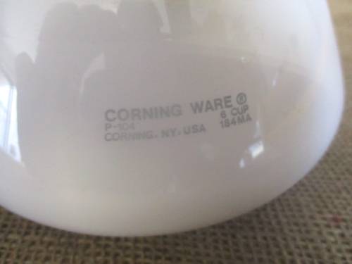 Nice Vintage Corning Ware P- 104 6 Cup Tea Pot        Corning, NY. USA