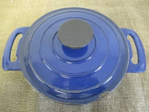 Very Nice Enameld Cast Iron Flat Bottom Pot