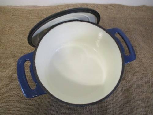 Very Nice Enameld Cast Iron Flat Bottom Pot