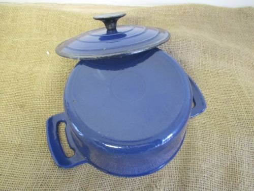 Very Nice Enameld Cast Iron Flat Bottom Pot