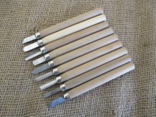 Nice Collection Of 21 Pieces Quality Wood Carving Knifes Plus Sharpening Stone, All In Wooden Tray